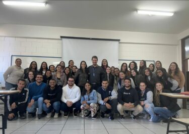 ESTAGIÁRIOS PARTICIPAM DE ATIVIDADE DE APRIMORAMENTO EM FISIOTERAPIA