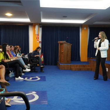 UNIFOR-MG PROMOVE SEMANA DA ENFERMAGEM