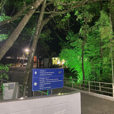 ÁREA VERDE DO CAMPUS DO UNIFOR-MG GANHA ILUMINAÇÃO