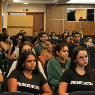 ALUNOS PARTICIPAM DA X SEMANA DA BIOMEDICINA NO UNIFOR-MG