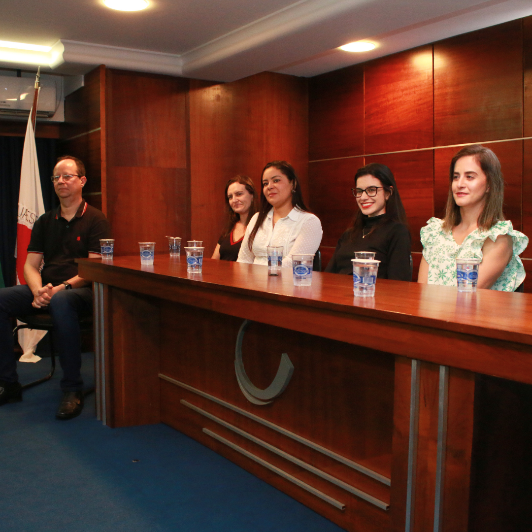 ALUNOS DO CURSO DE BIOMEDICINA PARTICIPAM DE RODA DE CONVERSA PARA CONHECER MAIS SOBRE O MERCADO DE ATUAÇÃO