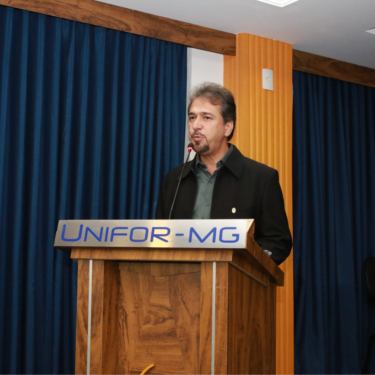 PROFISSIONAIS DE FISIOTERAPIA TRAZEM RELATOS DO MERCADO DE TRABALHO PARA ALUNOS DO UNIFOR-MG EM RODA DE CONVERSA