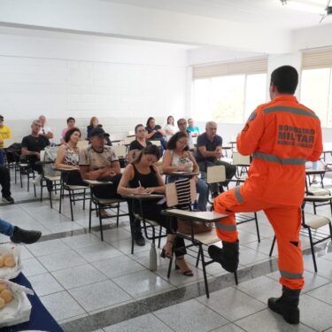 FUNCIONÁRIOS DA FUOM PARTICIPAM DE TREINAMENTO DE FORMAÇÃO DE BRIGADA DE INCÊNDIO COM O CORPO DE BOMBEIROS