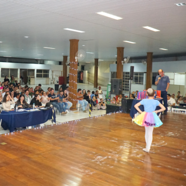 PROVA DE PALCO DA EMART É REALIZADA NA PRAÇA DE ALIMENTAÇÃO DO UNIFOR-MG