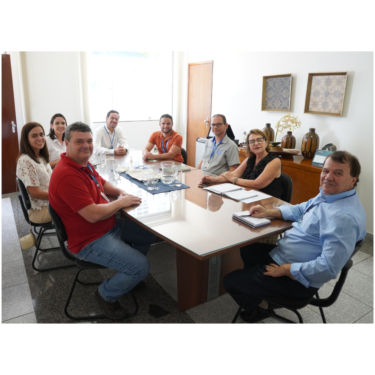 UNIFOR-MG E SENAI FORMIGA DISCUTEM PARCERIA PARA O CURSO TÉCNICO EM QUÍMICA