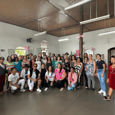 UNIFOR-MG REALIZA AÇÃO DE DIA DAS MÃES NO CENTRO DE CONVIVÊNCIA DO IDOSO