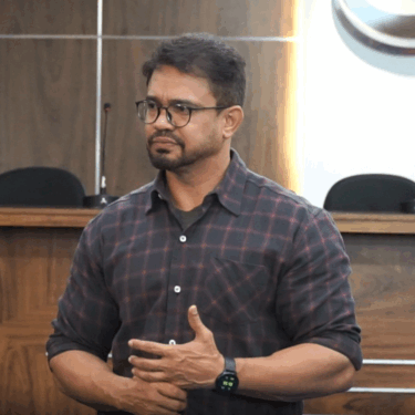 PROJETO “PSICOLOGIA EM CENA” PROMOVE DEBATE ATRAVÉS DA SÉRIE “ADOLESCÊNCIA”