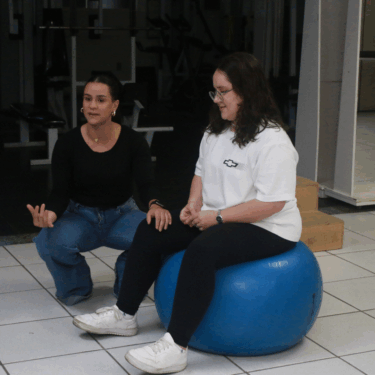 EGRESSOS DE FISIOTERAPIA RETORNAM AO UNIFOR-MG PARA COMPARTILHAR EXPERIÊNCIAS EM AULAS PRÁTICAS