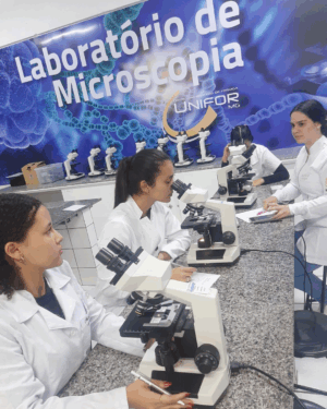 ALUNOS DE ENFERMAGEM DO UNIFOR-MG PARTICIPAM DE AULAS PRÁTICAS DE GENÉTICA E EMBRIOLOGIA