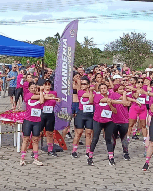CURSOS DE ENFERMAGEM E EDUCAÇÃO FÍSICA DO UNIFOR-MG PARTICIPAM DA 3ª CORRIDA DA MULHER DE FORMIGA COM AÇÕES DE PROMOÇÃO À SAÚDE
