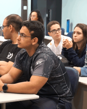 JAFE 2025 REÚNE ESTUDANTES E PROFISSIONAIS EM NOITE DE CONHECIMENTO E SOLIDARIEDADE NO UNIFOR-MG