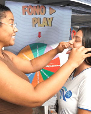 UNIFOR-MG NA PRAÇA EM CAPITÓLIO LEVA DIVERSOS SERVIÇOS PARA A POPULAÇÃO