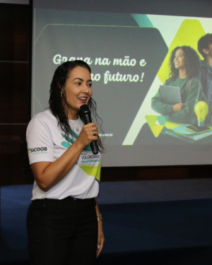 PALESTRA DO SICOOB SOBRE EMPREENDEDORISMO MOBILIZA ALUNOS DO 6º ANO NO COLÉGIO UNIFOR
