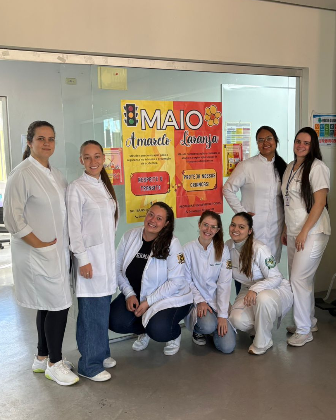 ACADÊMICAS DE ENFERMAGEM DO UNIFOR-MG PROMOVEM AÇÃO EM SAÚDE EM ALUSÃO AO MAIO AMARELO E MAIO LARANJA