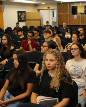 UNIFOR-MG CELEBRA DIA DA PSICOLOGIA COM DEBATE SOBRE GÊNERO E SOCIEDADE