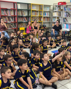 EDUCAÇÃO INFANTIL DO COLÉGIO UNIFOR PARTICIPA DE MOMENTO SOBRE HIGIENE PESSOAL COM ALUNAS DE PEDAGOGIA DO UNIFOR-MG