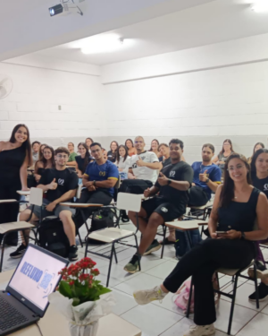 AULA INTERDISCIPLINAR ENTRE OS CURSOS DE EDUCAÇÃO FÍSICA, ENFERMAGEM E FONOAUDIOLOGIA DO UNIFOR-MG ABORDA IMPORTÂNCIA DA VOZ